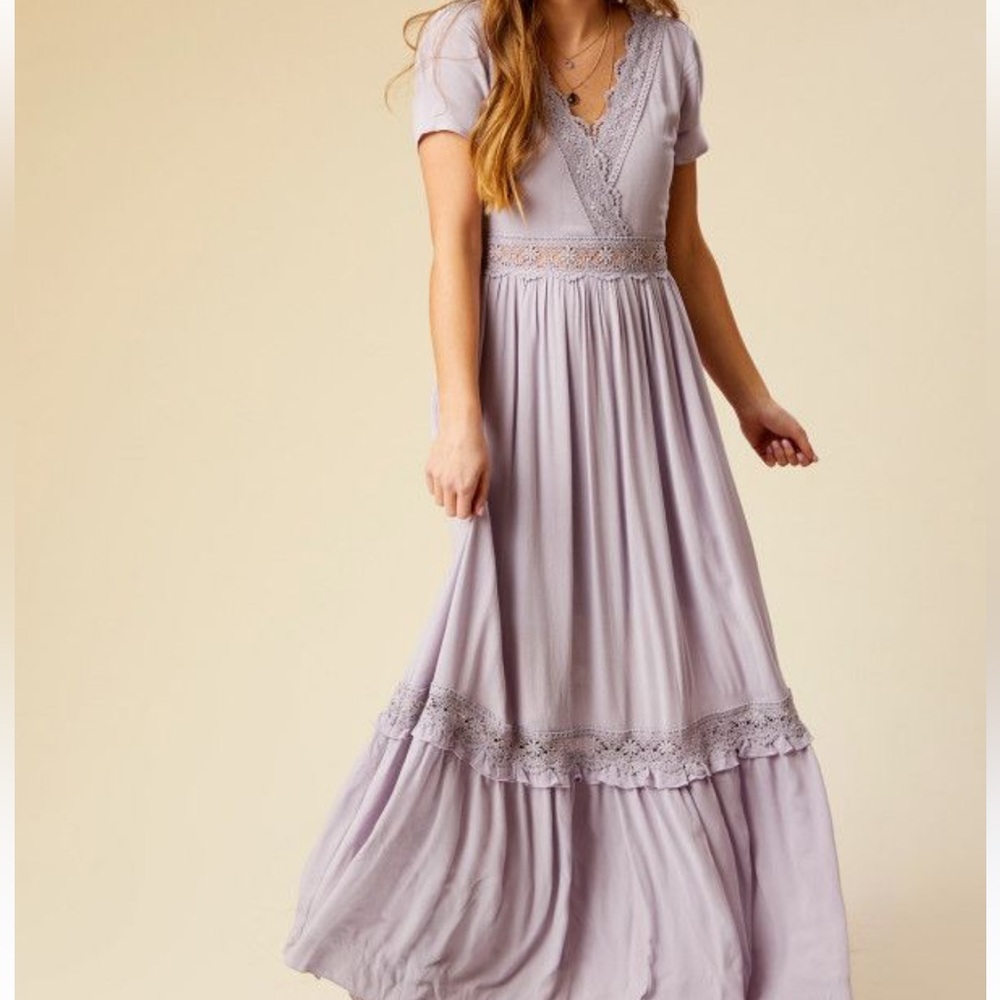 Chic Purple Maxi Dress with Flowing Silhouette